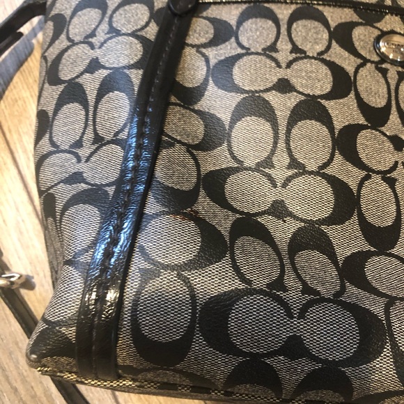 Coach Purse - Picture 4 of 7